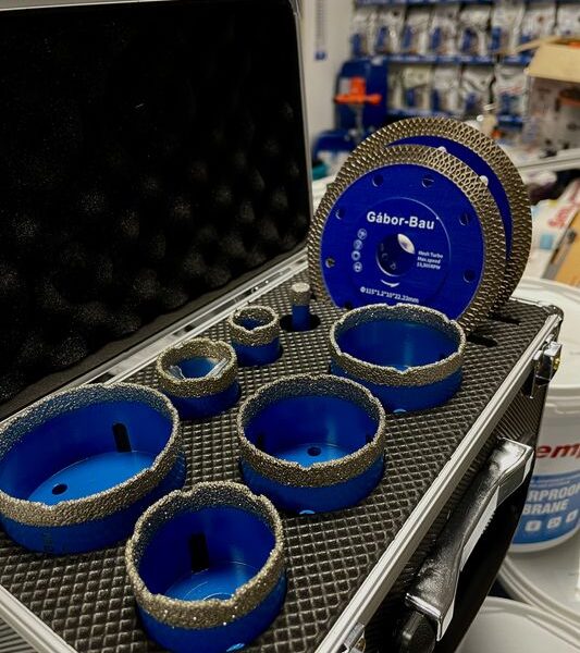 Gyémántszerszám készlet alu kofferban vágókoronggal 9 részes