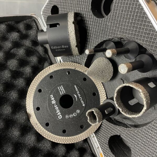Gyémántszerszám készlet alu kofferban vágókoronggal 8 részes